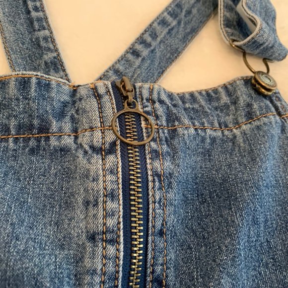 Chip Clip Medium Wash Embroidered Zip Front Short Overalls Size M - Picture 3 of 16